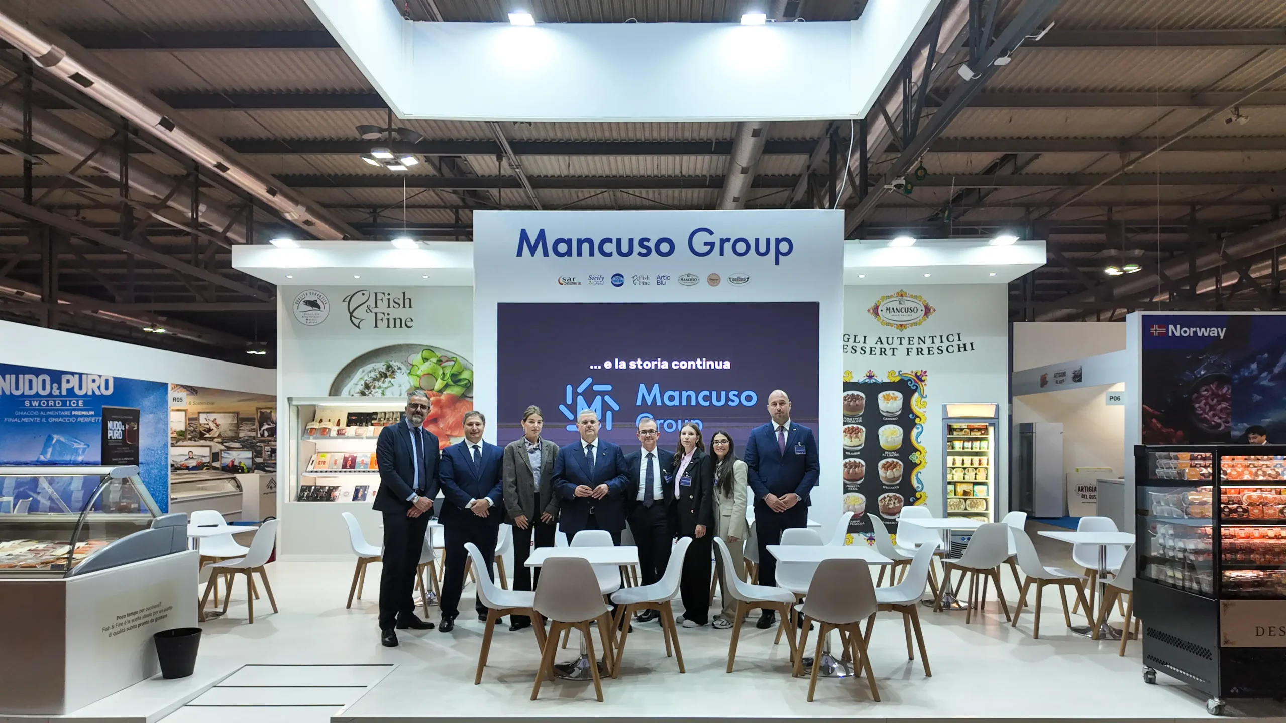 Il team di Mancuso Group alla fiera di Milano
